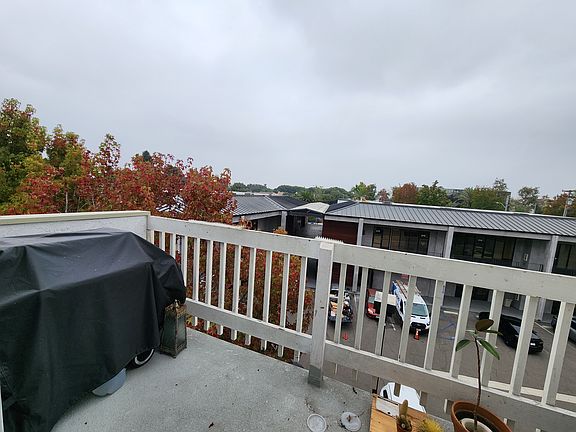3rd image of 2677 Centinela Ave Unit 401