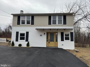 5444 Vera Cruz Rd, Emmaus, PA 18049