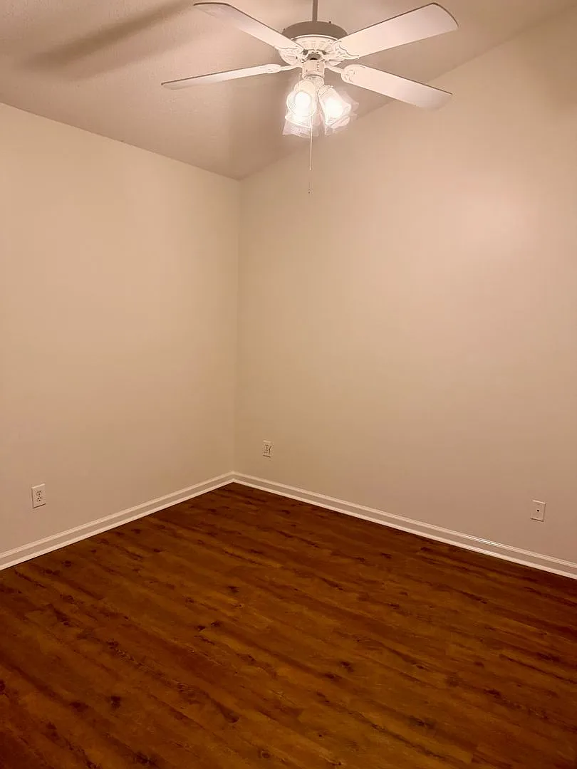 8671 Inverness (69 South area) — Photo 2
