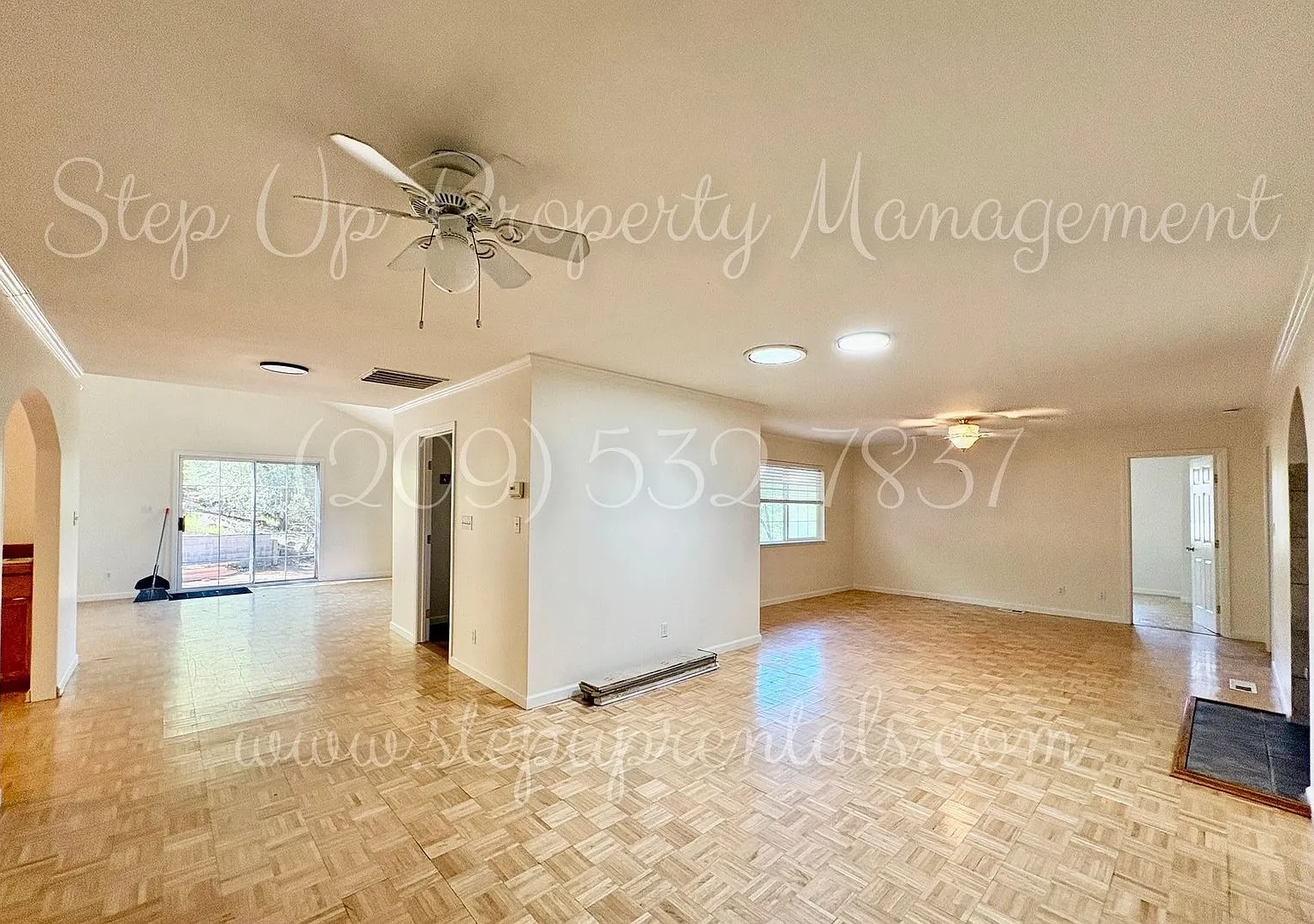 Spacious Contemporary Living: Stunning Three-Bedroom Retreat on Longeway! — Photo 3