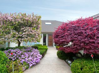 2076 Tennyson Ln, Highland Park, IL