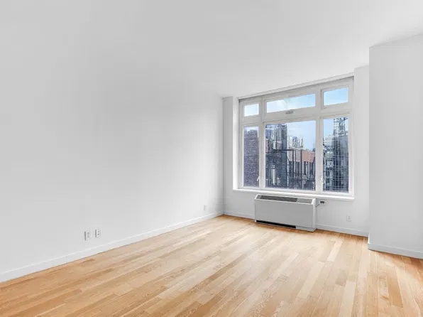 325 Fifth Avenue image 1 of 9