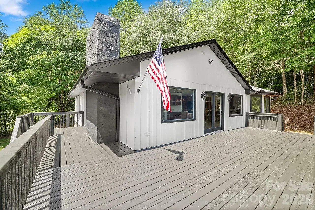 5 bed, 3415 sqft, $3,000 — Photo 1