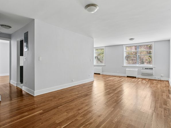 2160 Matthews Ave #3J