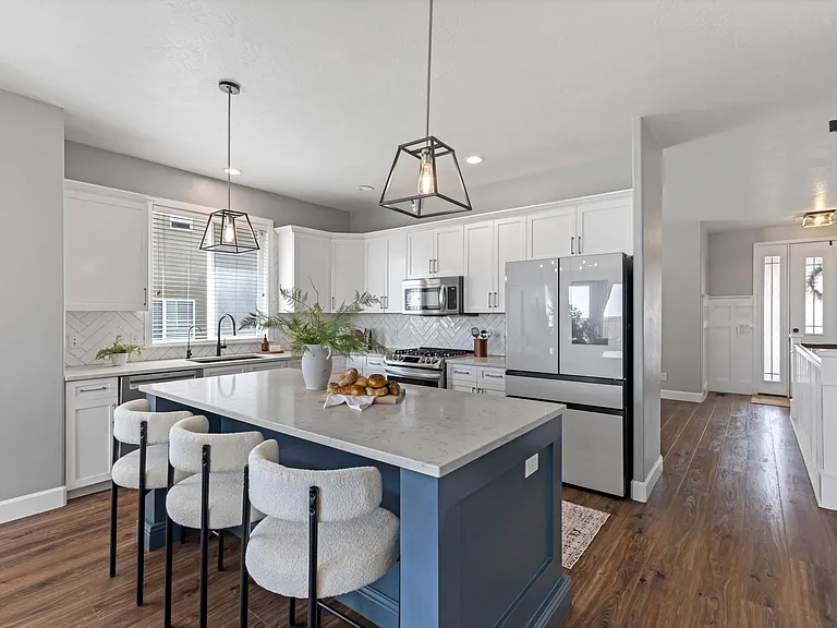 1873 E Oak Bend Dr — Photo 1