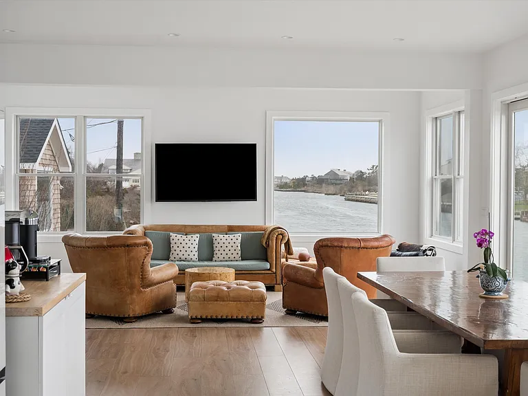 61 Dune Rd — Photo 8