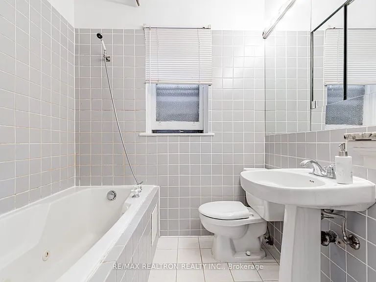 149 Eastbourne Ave — Photo 13