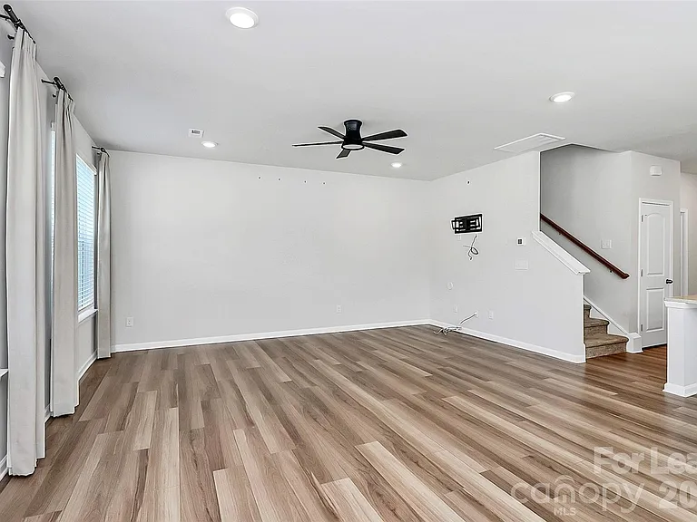 720 Herlong Ave — Photo 14