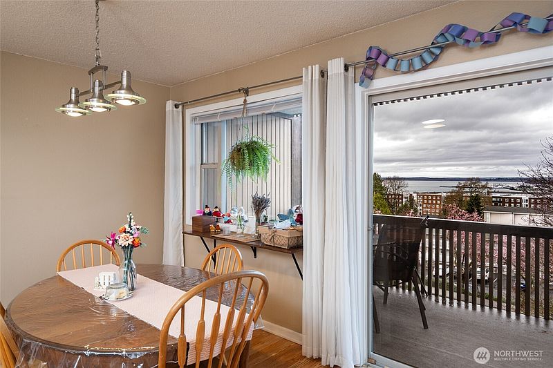 2nd image of 924 N Garden Street #201