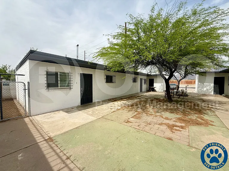 3564 E Kleindale Rd #C — Photo 1