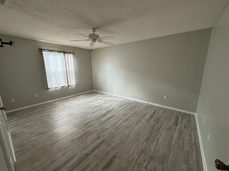 733 Villita Ln — Photo 8