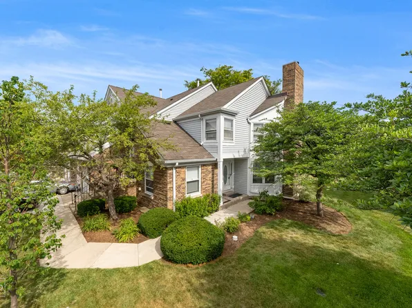 98 Willow Pkwy #98, Buffalo Grove, IL 60089