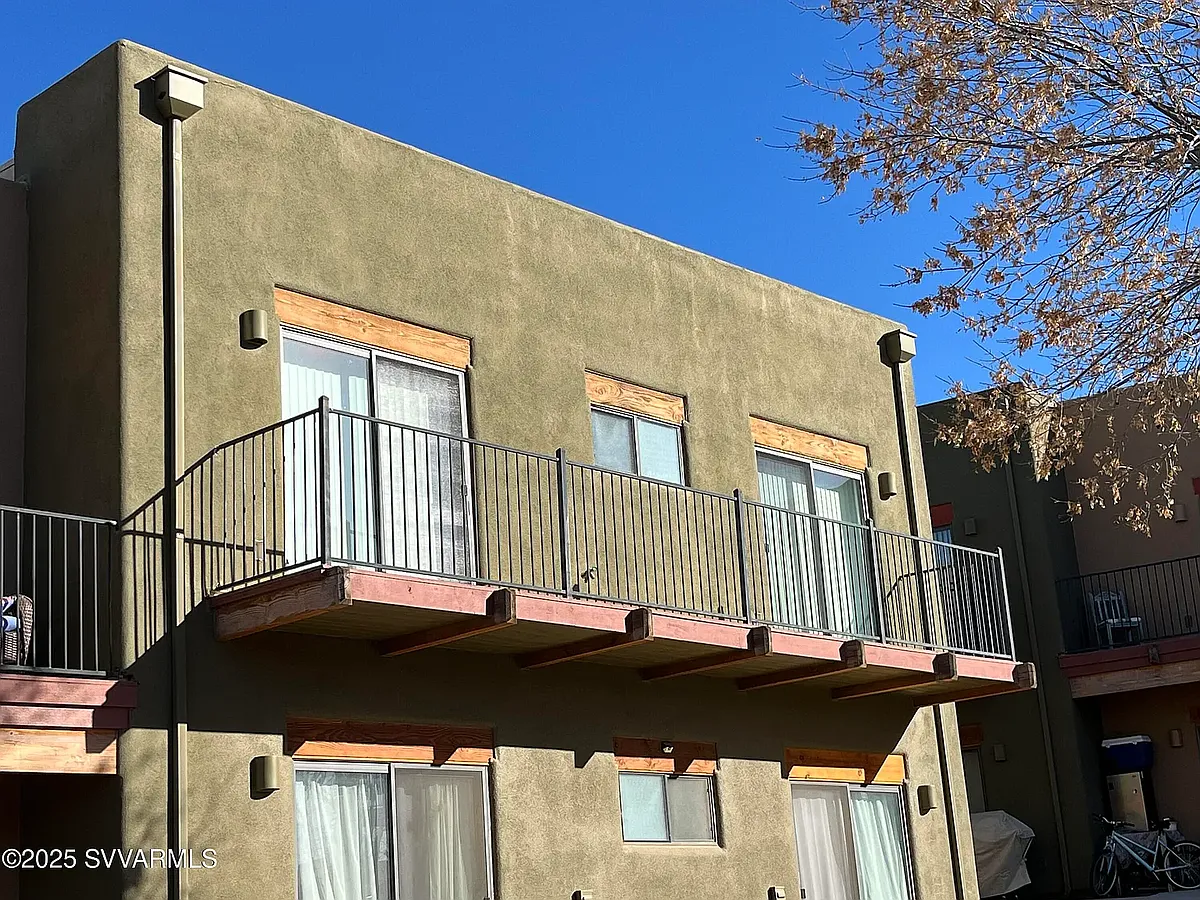 Building Photo - 4220 N Montezuma Ave #9