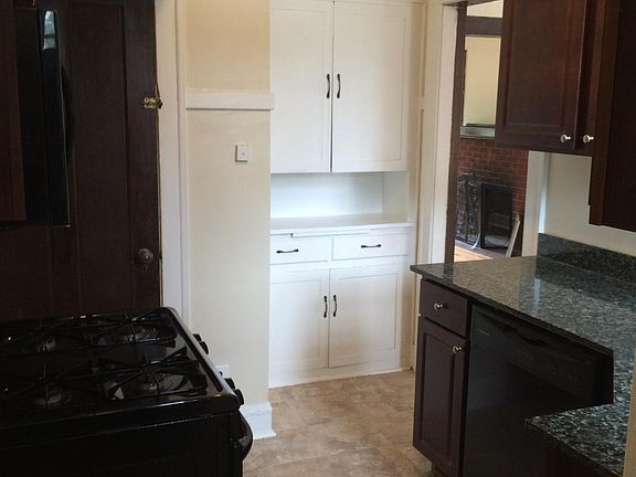 3rd image of 44 N Spring Ave