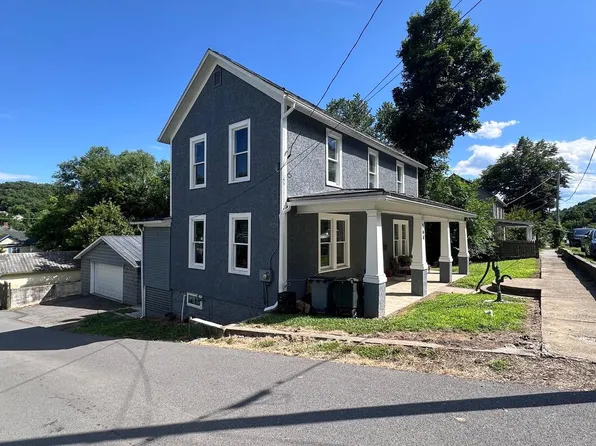 364 Wilkes St, Berkeley Springs, WV 25411