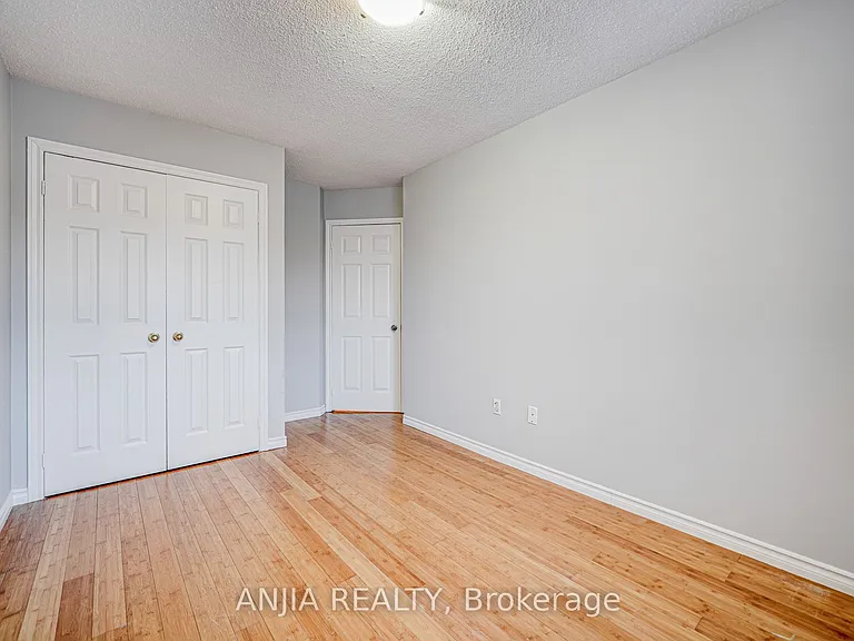 146 Billingsley Cres — Photo 28