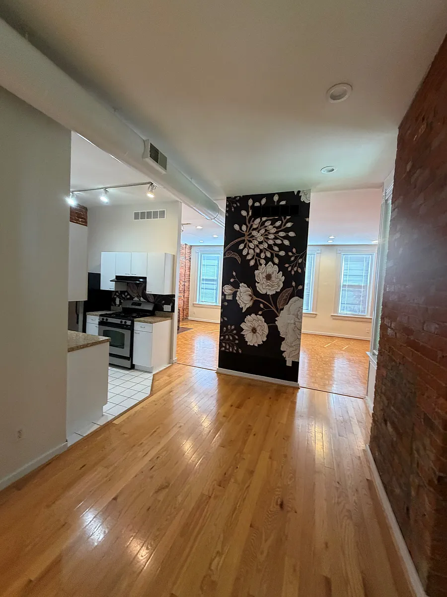 Building Photo - 1047 Saint Gregory St #2