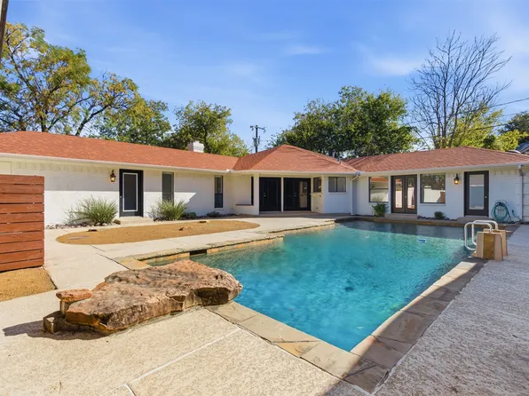2201 Mistletoe Blvd, Fort Worth, TX 76110