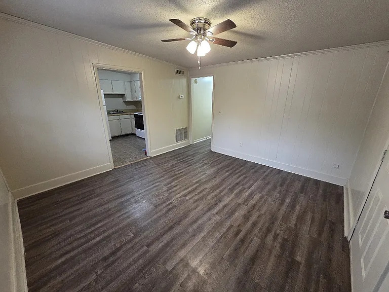 356 Savannah Ave #4 — Photo 2