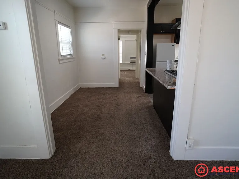 1701 B Street — Photo 4