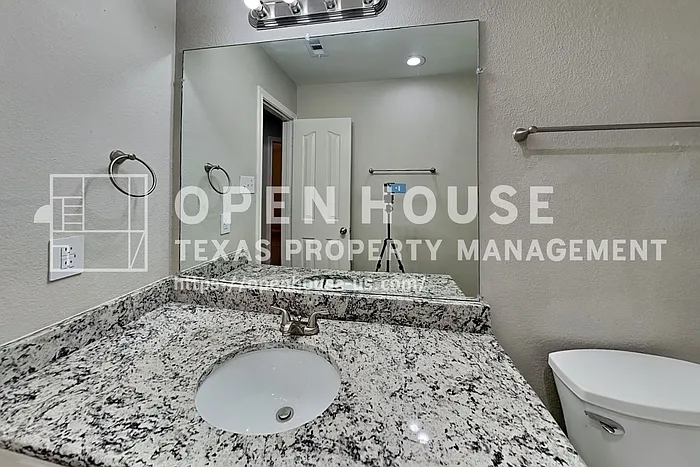 8705 Sunset Trace Dr — Photo 16