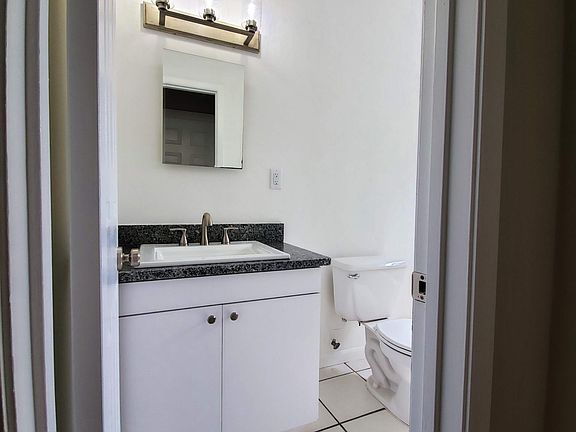 5th image of 3219 W Obispo St #B
