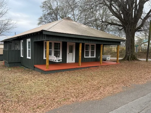 109 W 5th St, Iuka, MS 38852