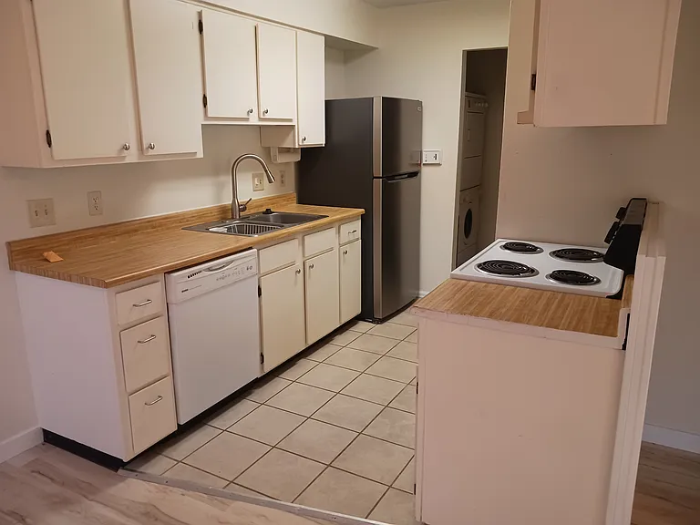 1820 Newland Ct #107 — Photo 2