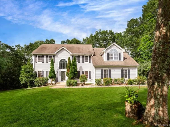 25 Pearl Street, Newtown, CT 06482