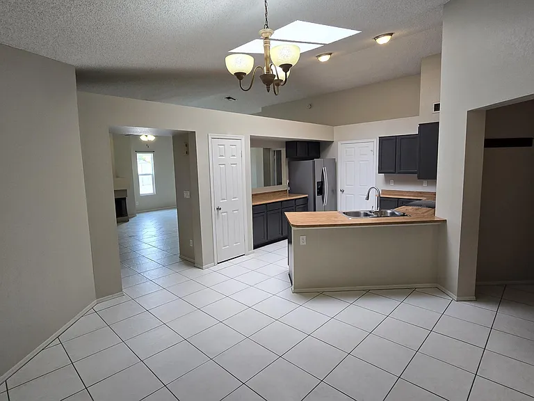 6320 W Shaw Butte Dr — Photo 9