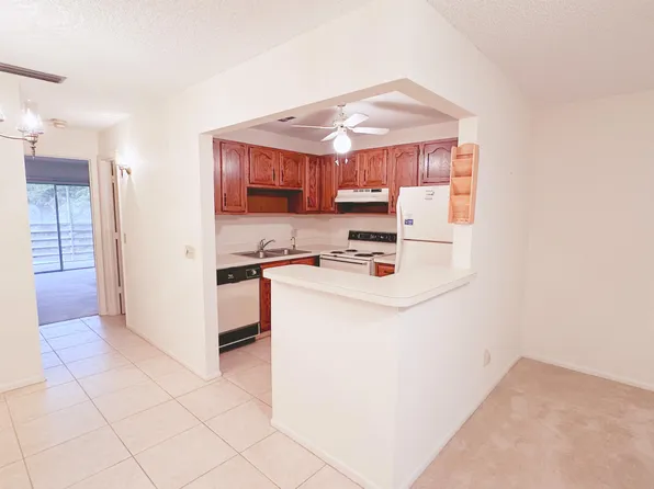 25 Lake Vista Trl APT 204, Pt Saint Lucie, FL 34952