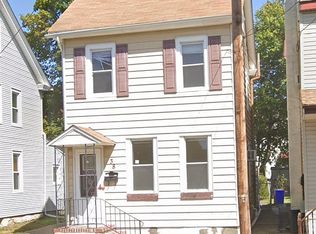 38 Chestnut St, Woodbury, NJ 08096