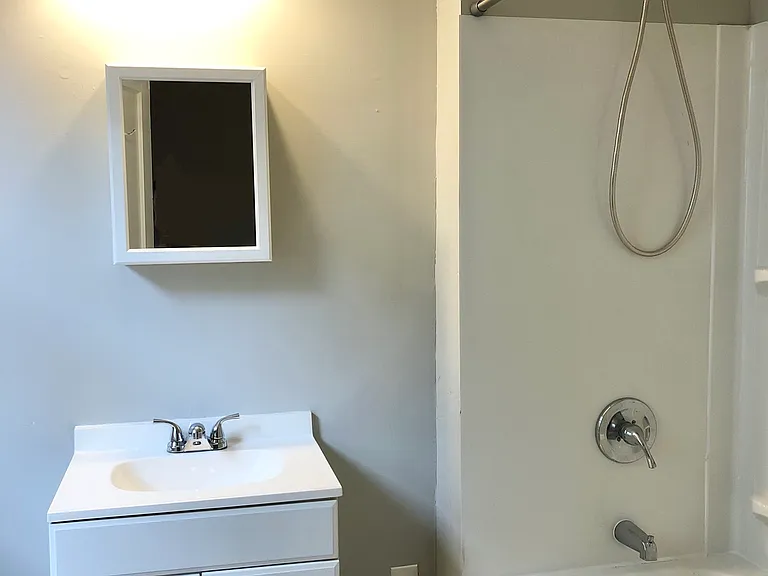434 Glen St #2B — Photo 5