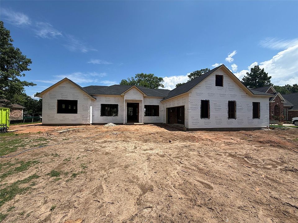 1st image of 61 Edgewood Dr