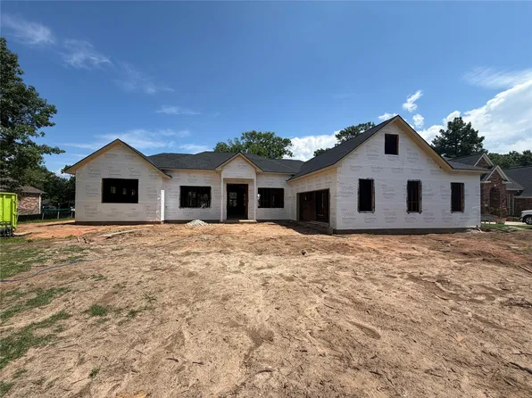 61 Edgewood Dr, Montgomery, TX 77356