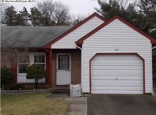 50 Birchwood Dr #B, Manchester Township, NJ 08759