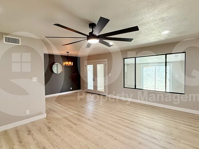 1775 N Terrace Cir — Photo 7