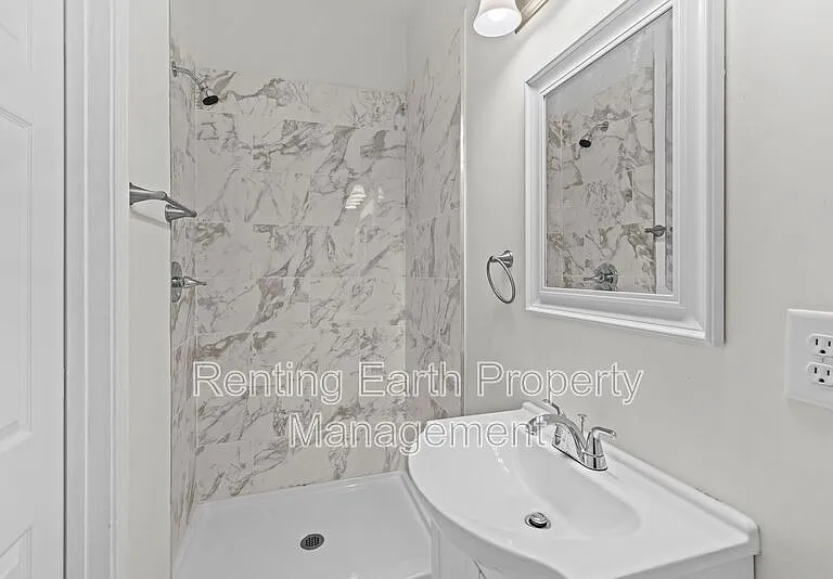 2426 Avenue U — Photo 16