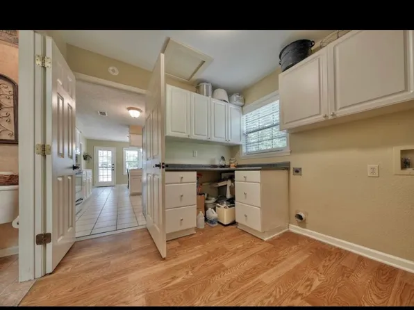 1379 Bridle Path Ln, Hideaway, TX 75771