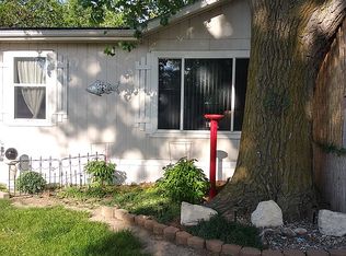 820 S Pine Ave TRAILER 247, Hastings, NE 68901