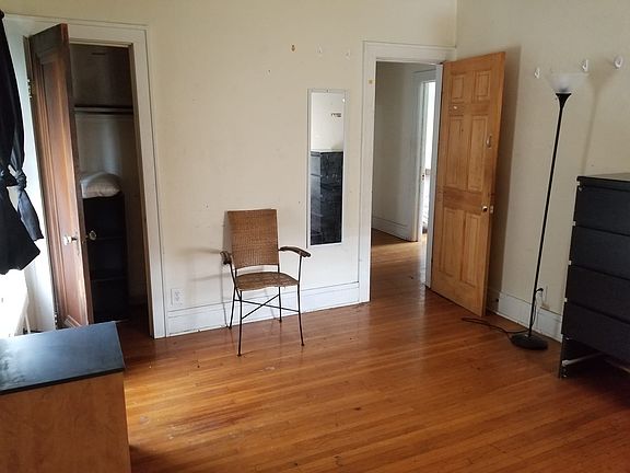 5th image of 405 Minnesota Ave Floor 1