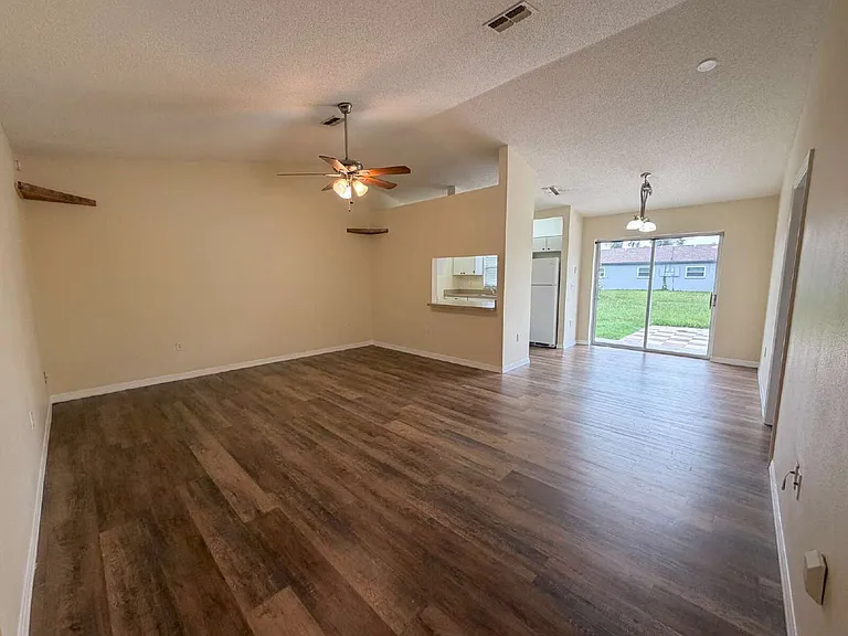 10297 Hemlock St — Photo 3