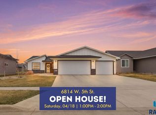 6814 W 5th St, Sioux Falls, SD 57106
