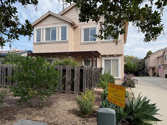 3rd image of 221 Colt Ln