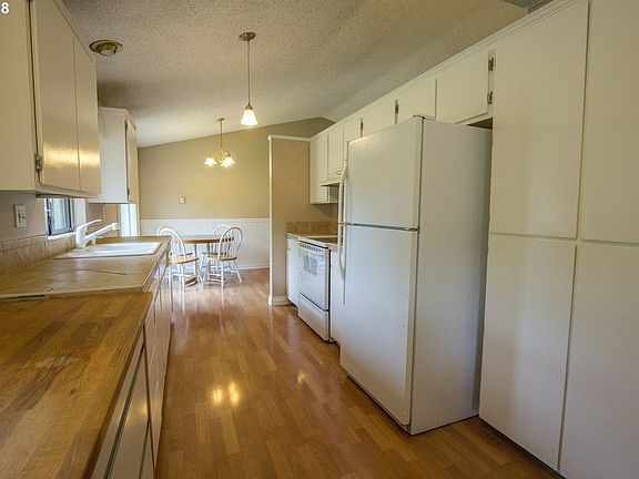 4th image of 12201 SE 11th St