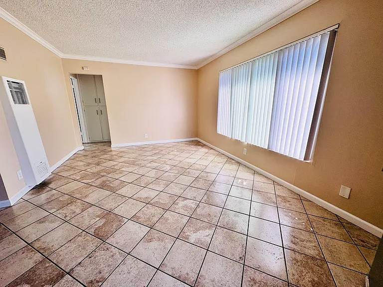 Tustin Garden Apartments — Photo 4