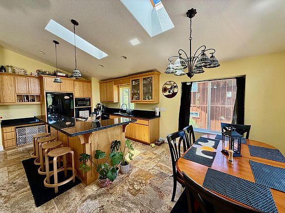 4th image of 639 Zuni St