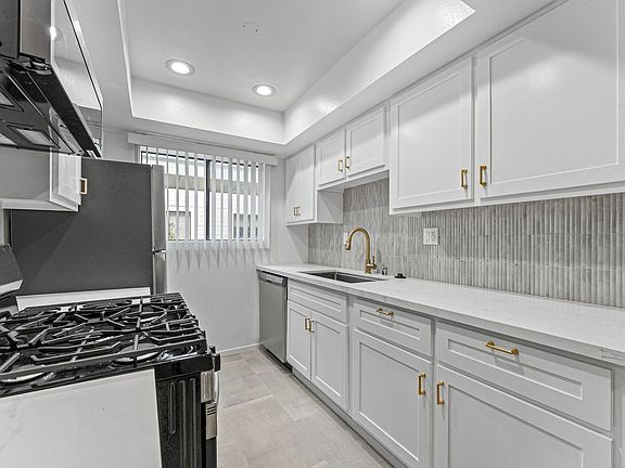 2nd image of 1815 W Alameda Ave APT 104