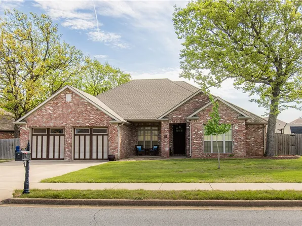 405 Buffalo Gap Dr, Siloam Springs, AR 72761