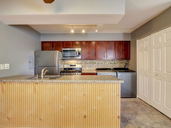 5th image of 1060 Cove Dr #143-A